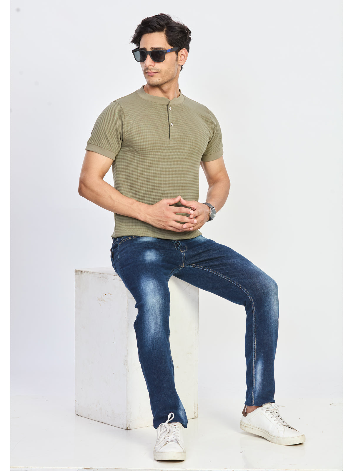 Green Textured Henley Neck Half Sleeve T-Shirt